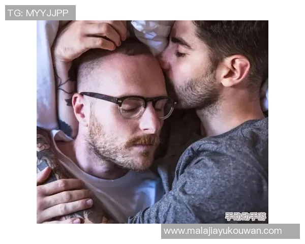 足球明星之间的爱情故事揭示男男Gays的激情与挑战