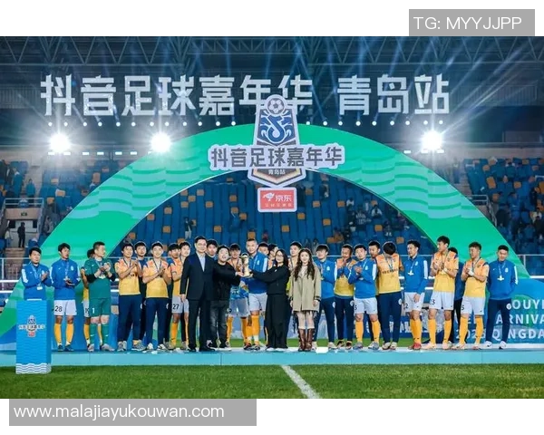 青岛足球历史上的明星球员回顾与成就展示